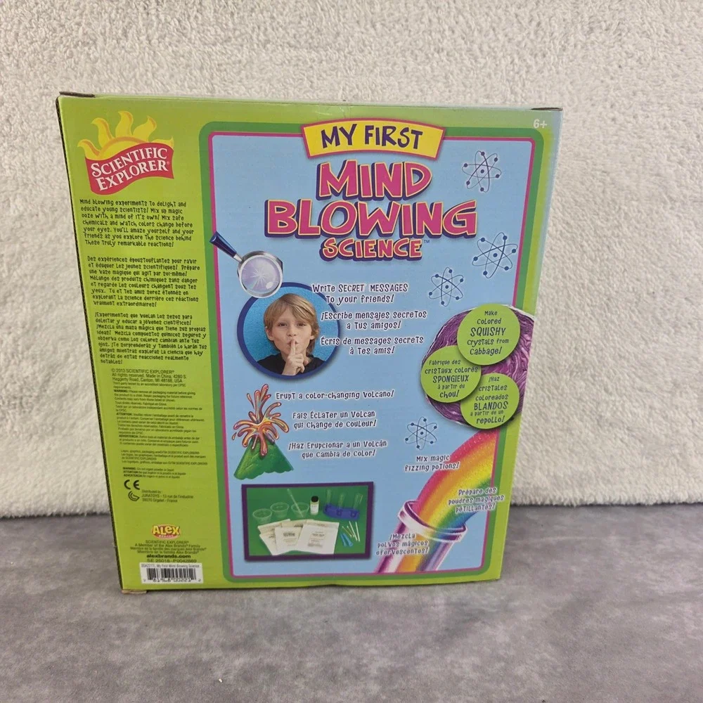 Scientific Explorer Mind Blowing Science & Scholastic Maker Electronics Set